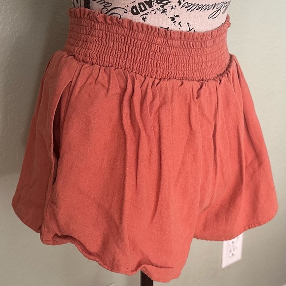 High Waisted Shorts - Picture 4 of 6